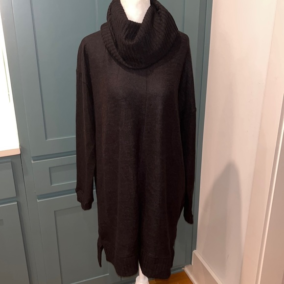NWT Lulus Autumn Daze Cowl Neck Tunic in Black - Picture 2 of 7